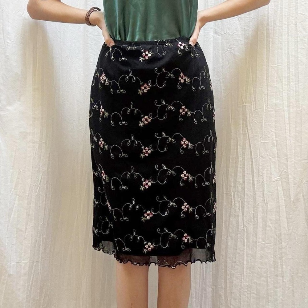 Black Floral‎ Embroidered Midi Skirt with Scalloped Hem Vintage 90s Coquette M/L